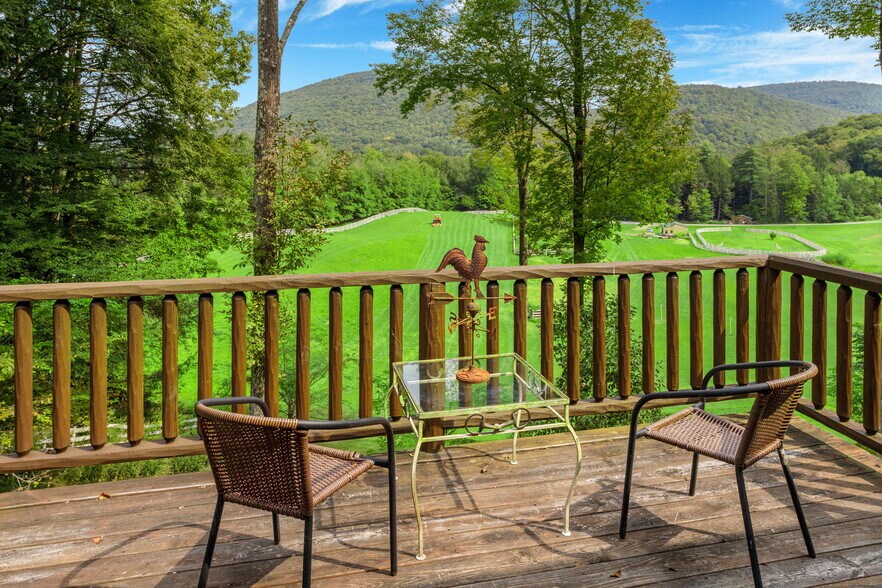 More Photos Of 1880 Bodoit Rd, Fishs Eddy Hotel For Sale