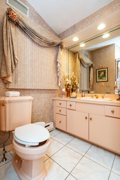 More Photos Of 90 Putnam Pike, Johnston Flex For Sale