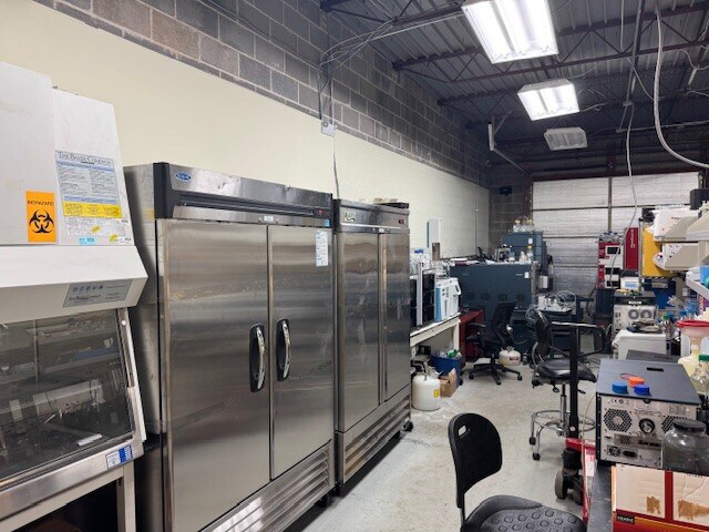 More Photos Of 5 Worthington Access Dr, Maryland Heights Light Distribution For Lease