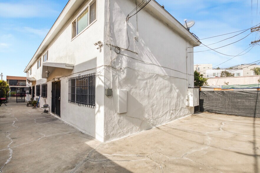 More Photos Of 2806 S Norton Ave, Los Angeles Multifamily For Sale