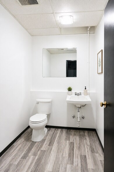 More Photos Of 13641 Warwick Blvd, Newport News Freestanding For Lease