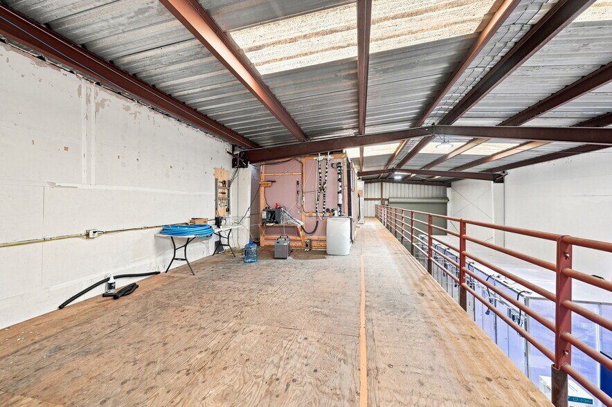 More Photos Of 2757 16th St, San Francisco Warehouse For Lease