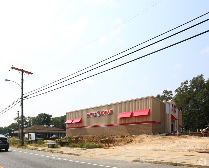 More Photos Of 14 S West Blvd, Newfield Freestanding For Sale