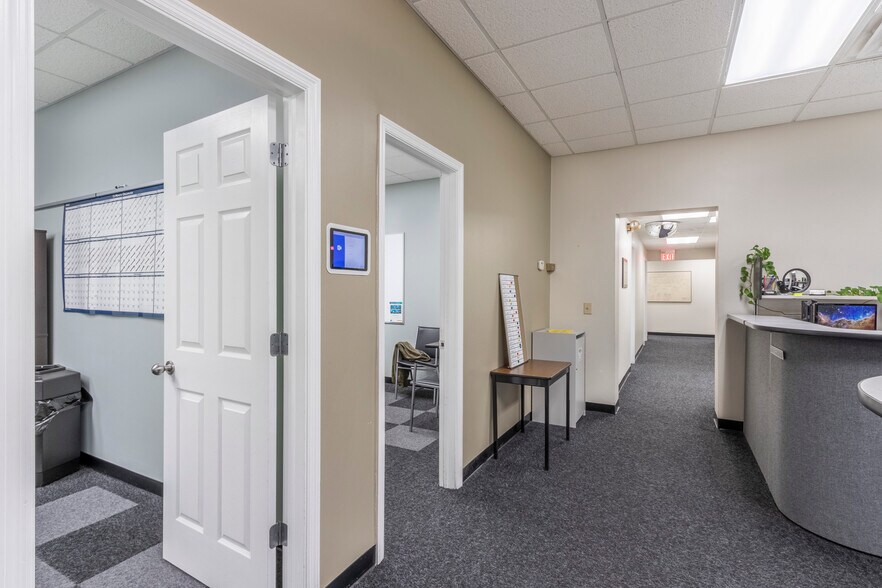 More Photos Of 5095 Crookshank Rd, Cincinnati Light Manufacturing For Sale