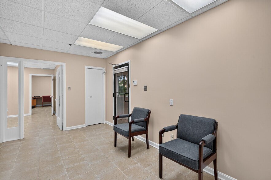 More Photos Of 3713 S George Mason Dr, Falls Church Apartments For Sale