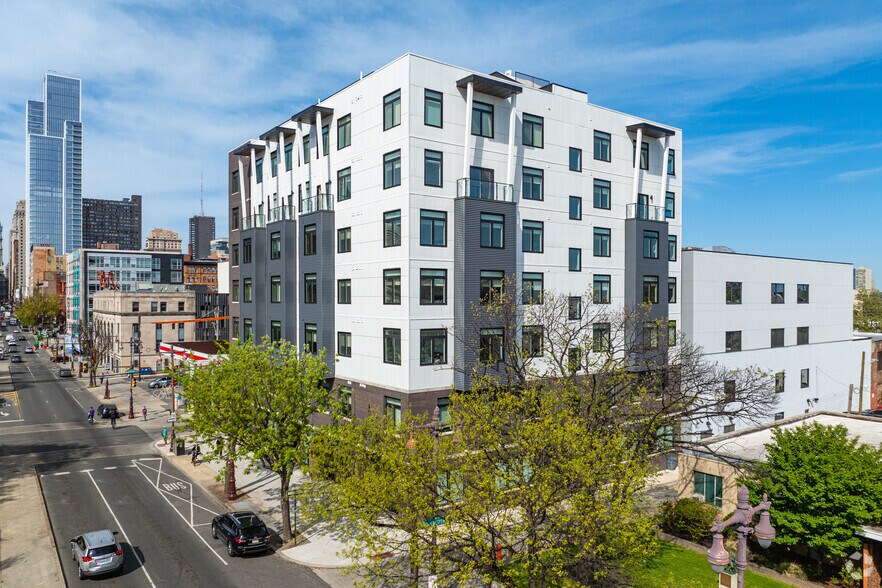 More Photos Of 701 S Broad St, Philadelphia Hospitality For Lease