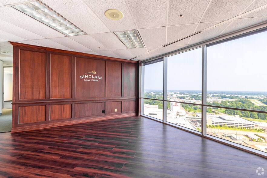 More Photos Of 401 Edwards St, Shreveport Office For Lease