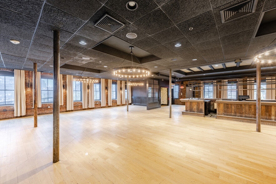 More Photos Of 334 S Water St, Providence Restaurant For Sale