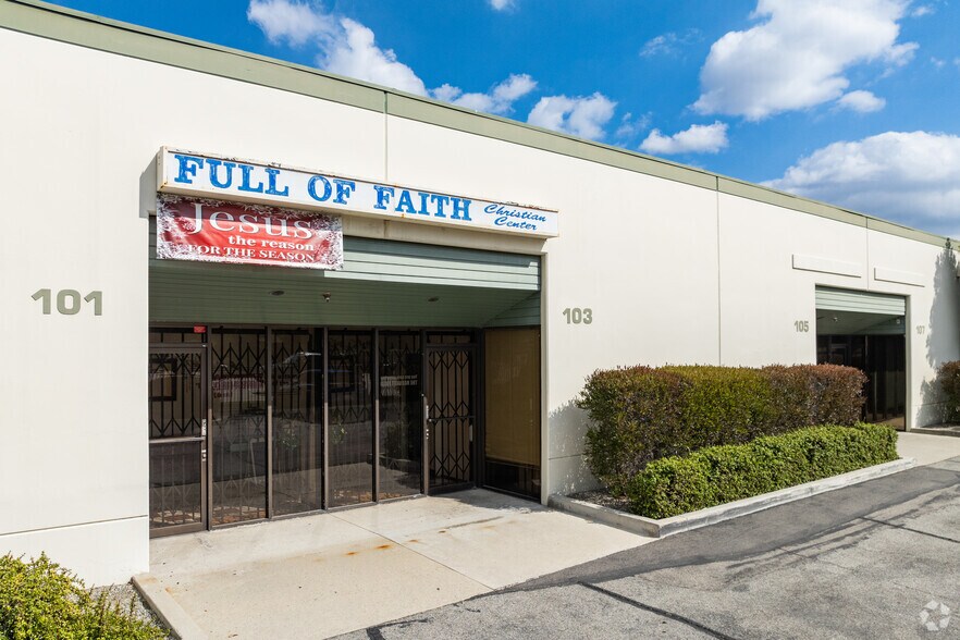 More Photos Of 2300 S Reservoir St, Pomona Warehouse For Lease