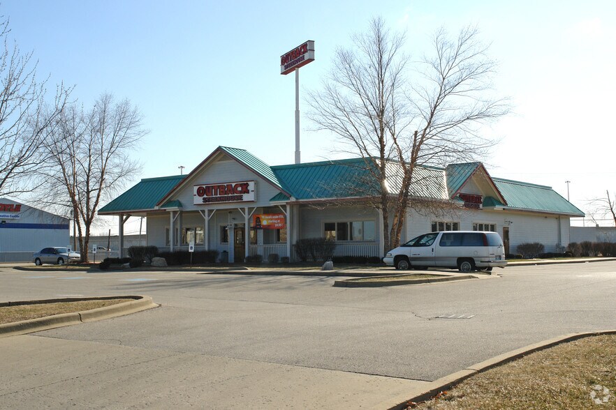 More Photos Of 1420 Park Pl, Clarksville Restaurant For Lease