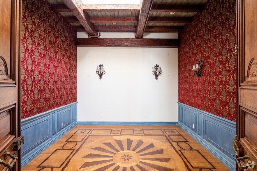 More Photos Of 1832 S Sepulveda Blvd, Los Angeles Storefront Retail Residential For Sale