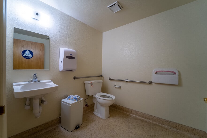 More Photos Of 1215 Plumas St, Yuba City Medical For Lease