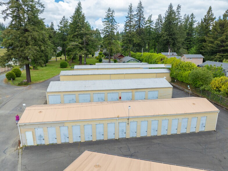 Primary Photo Of 498 W Central Blvd, Coquille Self Storage For Sale