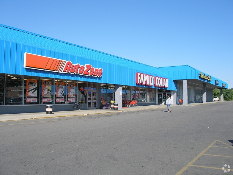 More Photos Of 1185-1259 N Memorial Dr, Lancaster General Retail For Lease