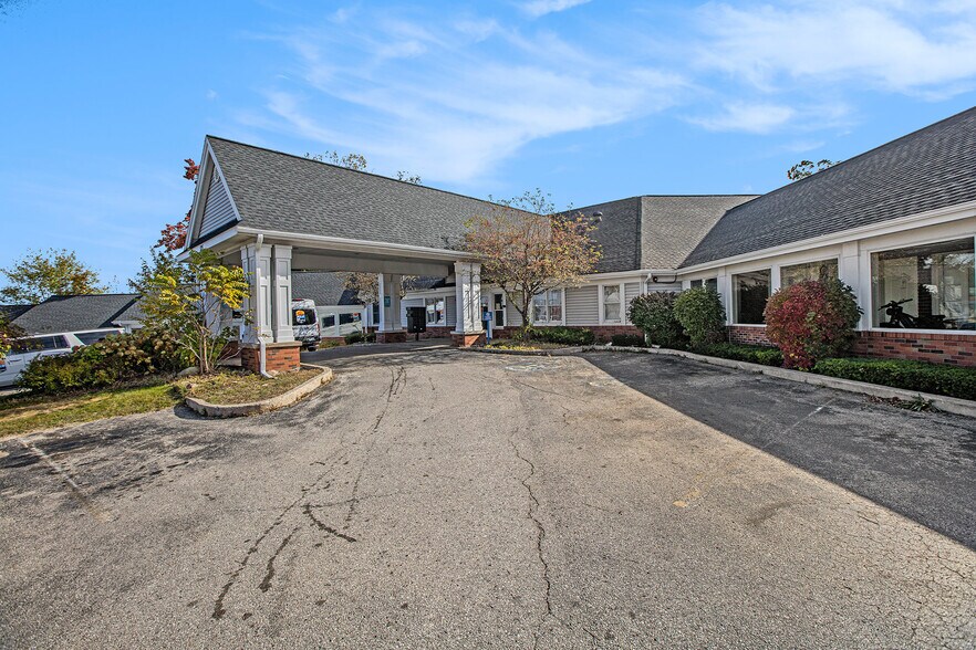 More Photos Of 525 W Mitchell St, Petoskey Office For Sale