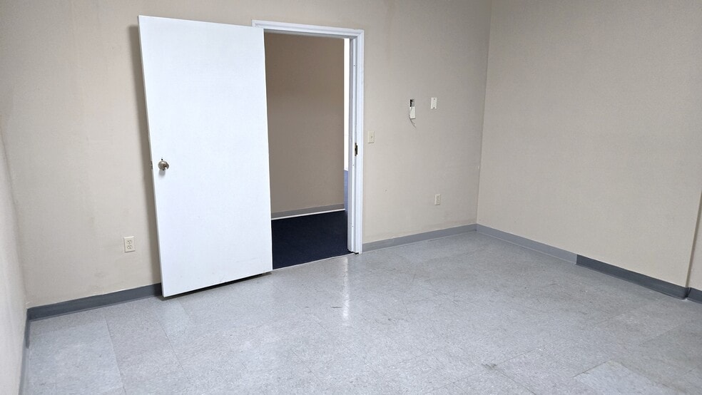 More Photos Of 37810 Medical Arts Ct, Zephyrhills Medical For Sale