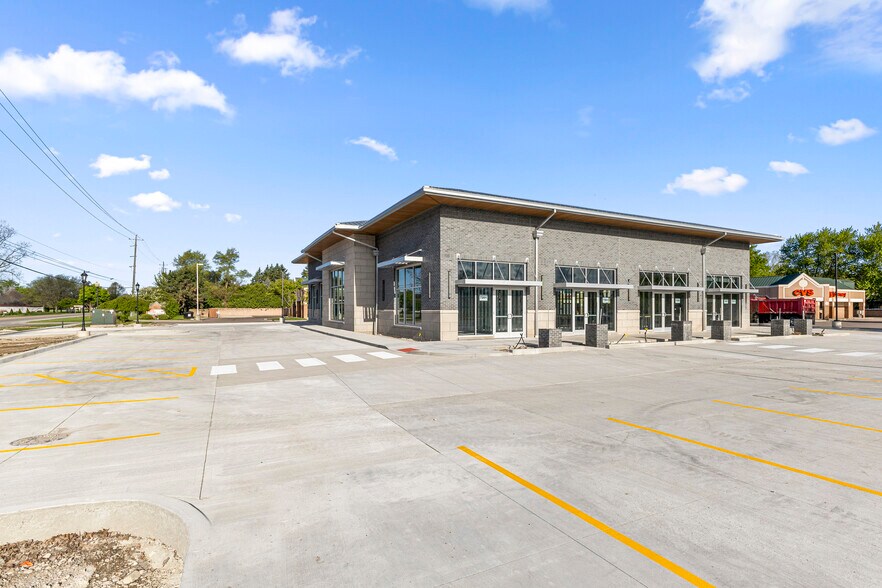 More Photos Of 7201-7207 N Canton Center Rd, Canton Township Restaurant For Lease