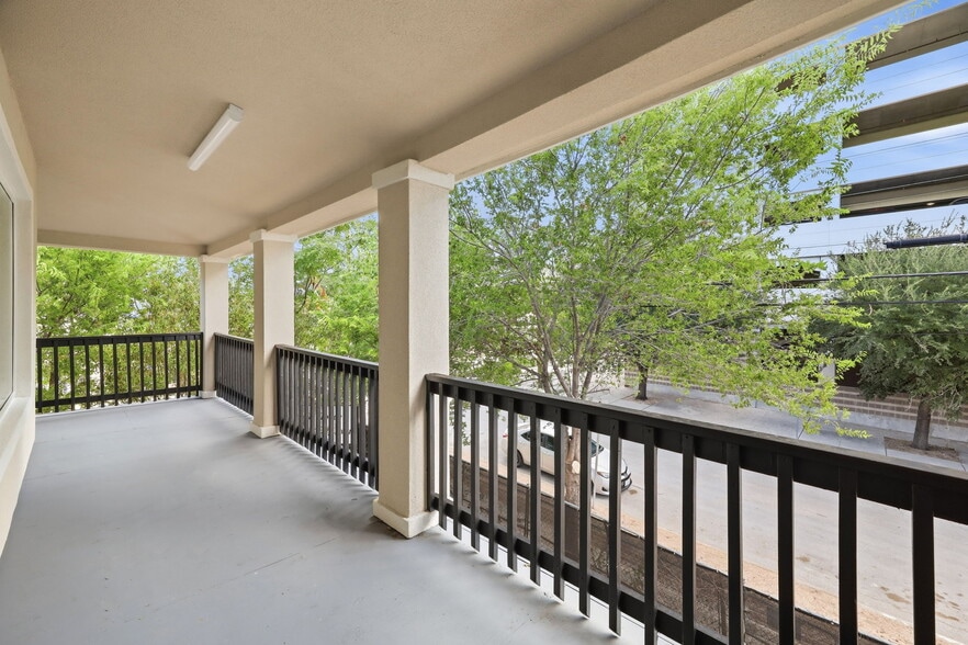 More Photos Of 125 N San Marcos, San Antonio Office Residential For Sale