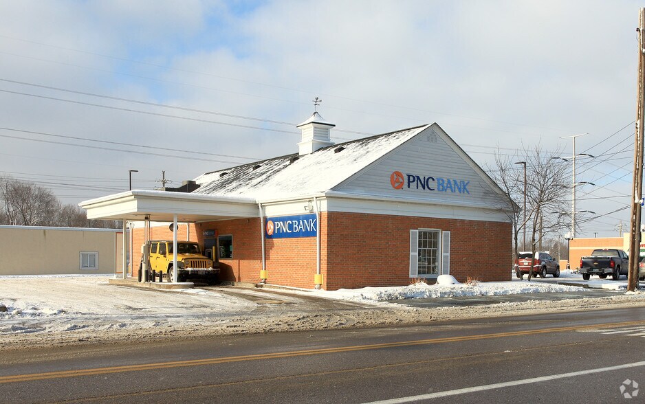 More Photos Of 536 Broadway Ave, Bedford Bank For Sale