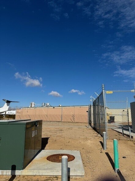 More Photos Of 22510 Curtiss Pl, California City Warehouse For Sale