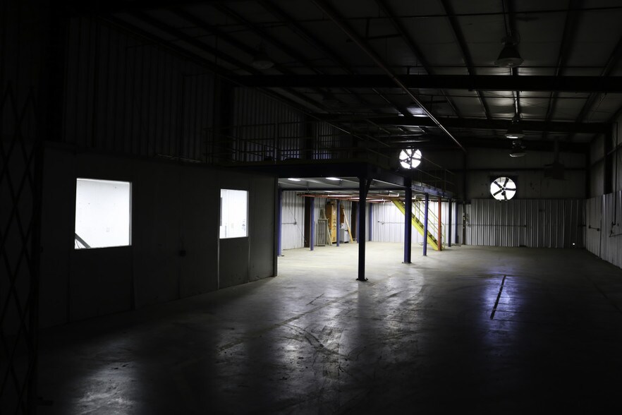 More Photos Of 13343 Interstate 20 E, Tyler Warehouse For Lease