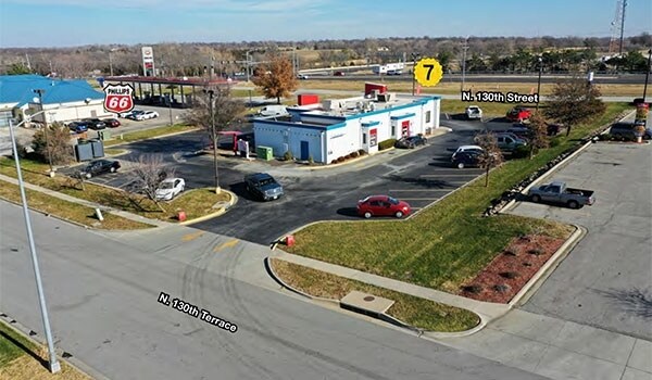 More Photos Of 24 N 130th St, Bonner Springs Restaurant For Lease