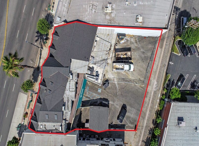 More Photos Of 17007-17015 Ventura Blvd, Encino Office For Sale