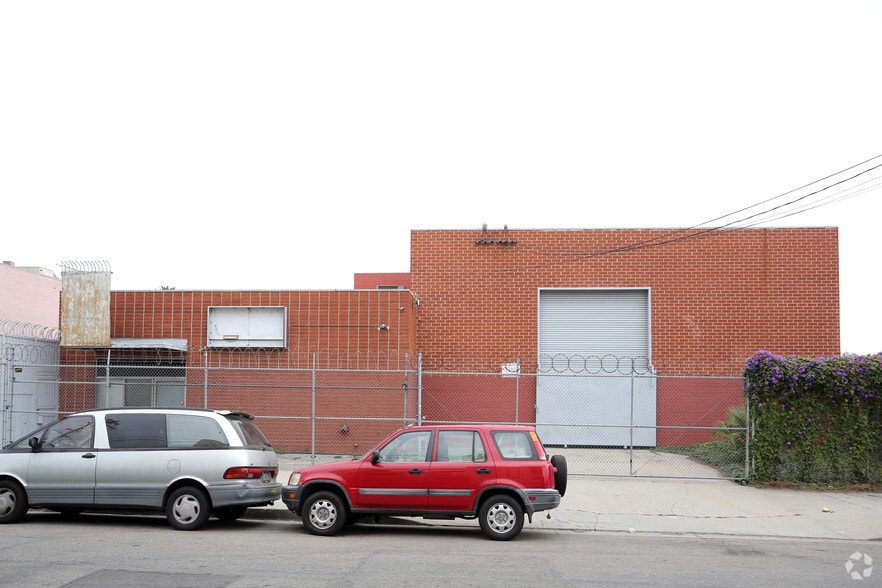 More Photos Of 340 N Juanita Ave, Los Angeles Warehouse For Lease