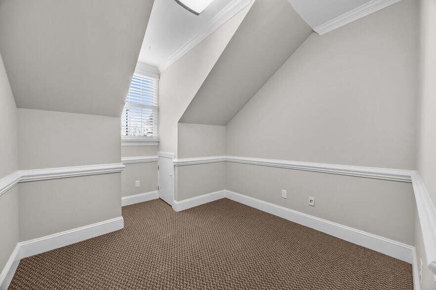 More Photos Of 124-134 Wind Chime Ct, Raleigh Office For Lease