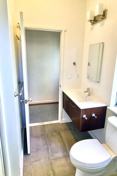 More Photos Of 113-115 Bartlett St, San Francisco Apartments For Sale