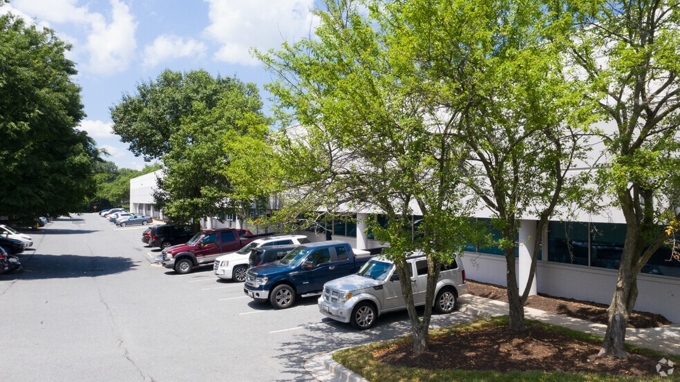 More Photos Of 810 Oregon Ave, Linthicum Unknown For Lease