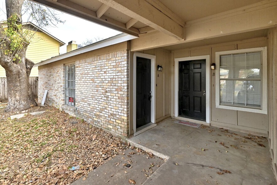 More Photos Of 5619 Jacaranda Dr, Austin Multifamily For Sale