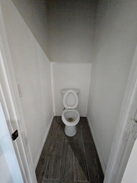 More Photos Of 5939-5941 Clara St, Bell Gardens Manufacturing For Sale