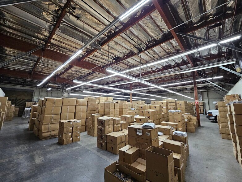 More Photos Of 1125 E 14th St, Los Angeles Warehouse For Sale