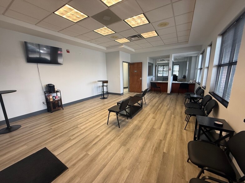 More Photos Of 4661 Sawmill Rd, Upper Arlington Medical For Lease