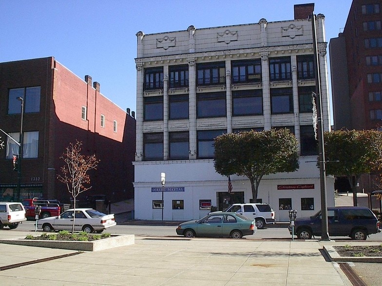 Primary Photo Of 1320 Market St, Wheeling Office Residential For Lease