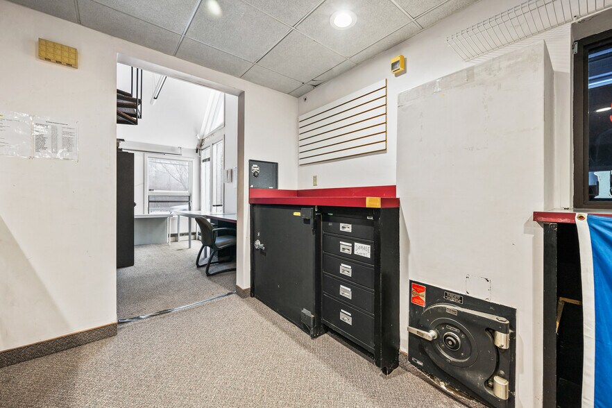 More Photos Of 177 Main St, Gorham Bank For Sale