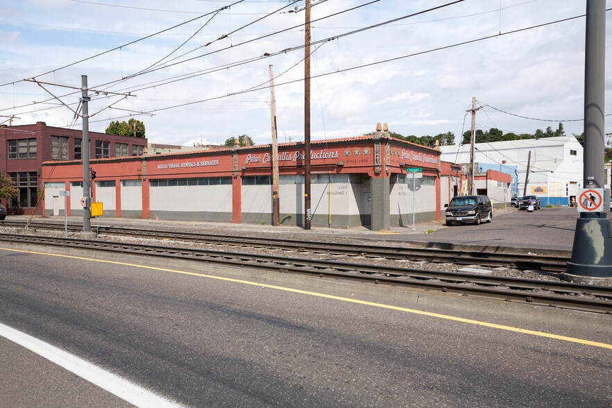 More Photos Of 2200 N Interstate Ave, Portland Warehouse For Lease
