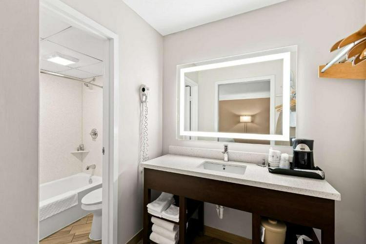 More Photos Of 3120 S Limit Ave, Sedalia Hospitality For Sale