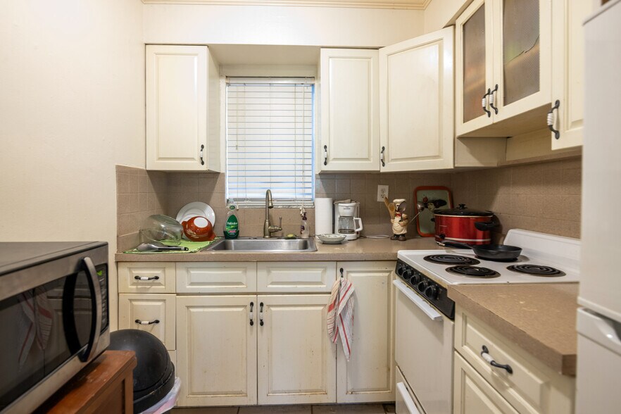 More Photos Of 5230 NE 14th Way, Fort Lauderdale Apartments For Sale
