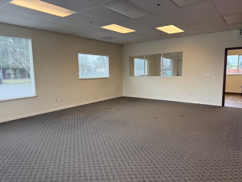 More Photos Of 5202 100th St SW, Lakewood Medical For Lease