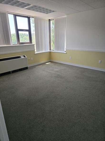 More Photos Of 201 Great Rd, Acton Office For Lease