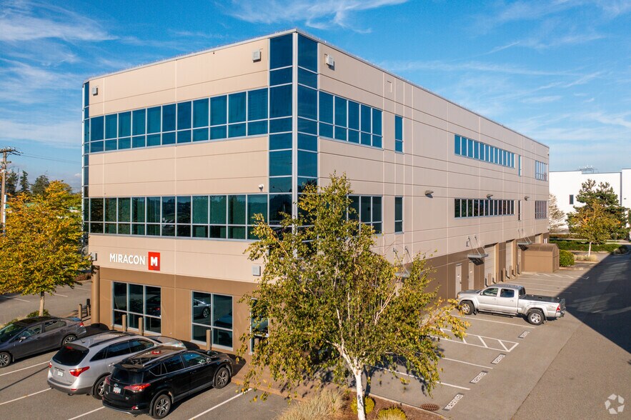 More Photos Of 17650 66A Ave, Surrey Office For Lease