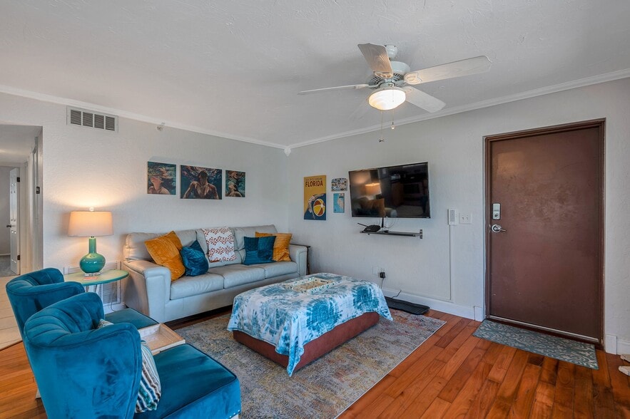 More Photos Of 1809 Gulf Blvd, Indian Rocks Beach Apartments For Sale