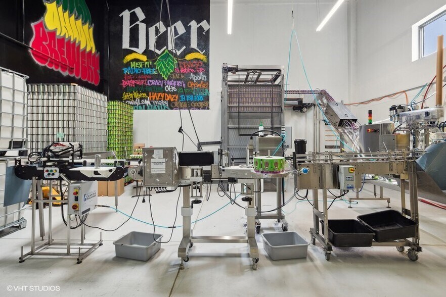 More Photos Of 22221 N Pepper Rd, Lake Barrington General Retail For Sale