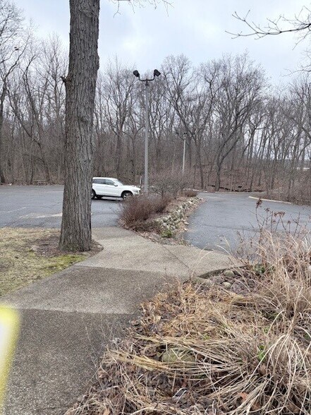More Photos Of 13800 E Michigan Ave, Galesburg Office For Lease
