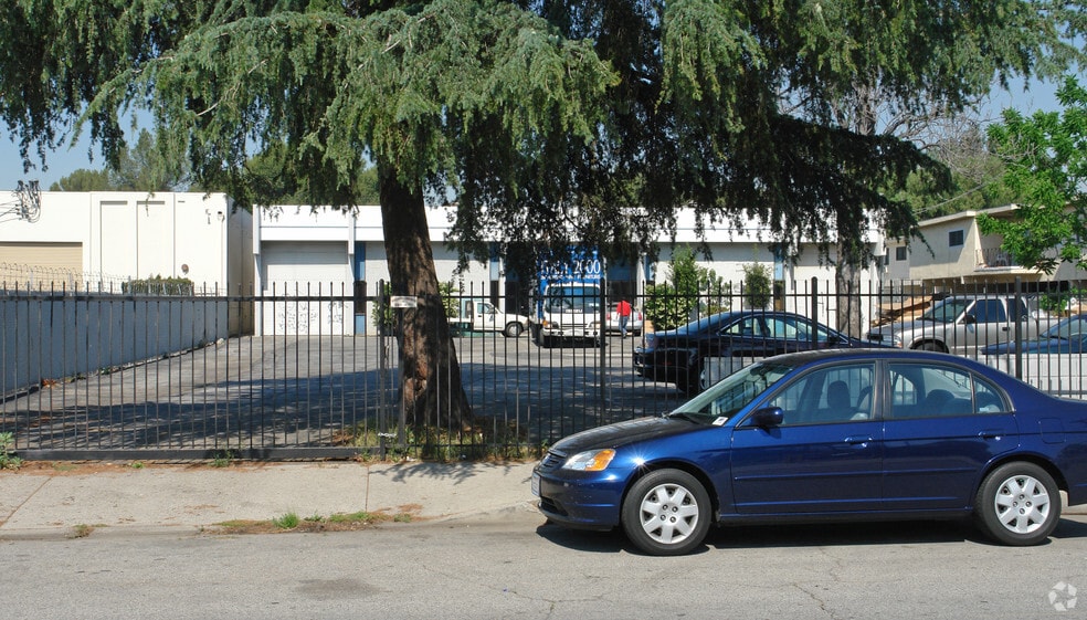More Photos Of 6745-6747 Valjean Ave, Van Nuys Warehouse For Lease