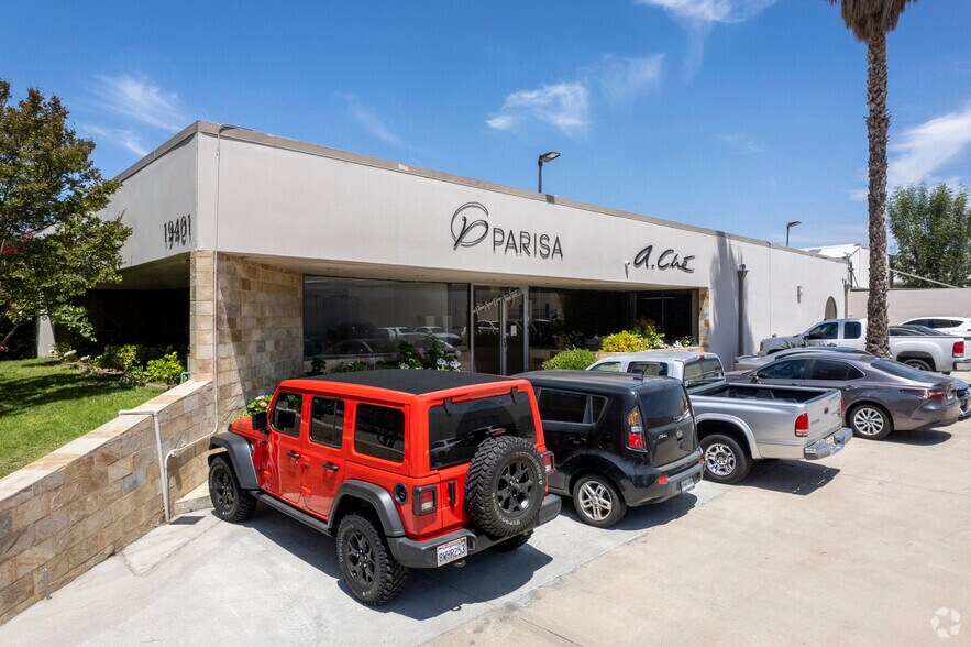 More Photos Of 19401 Business Center Dr, Northridge Warehouse For Lease