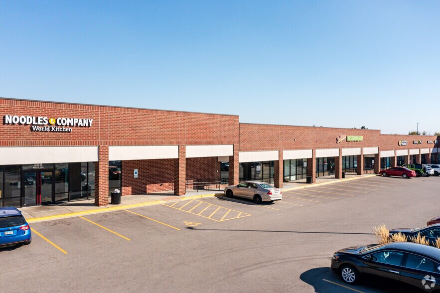 Primary Photo Of 398-402 W Army Trail Rd, Bloomingdale General Retail For Lease