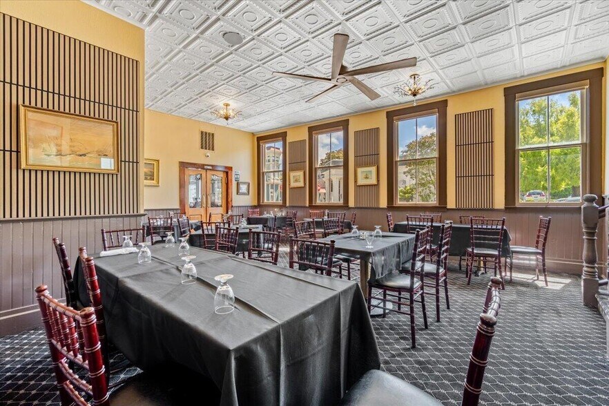 More Photos Of 315 Main St, Ferndale Hotel For Sale
